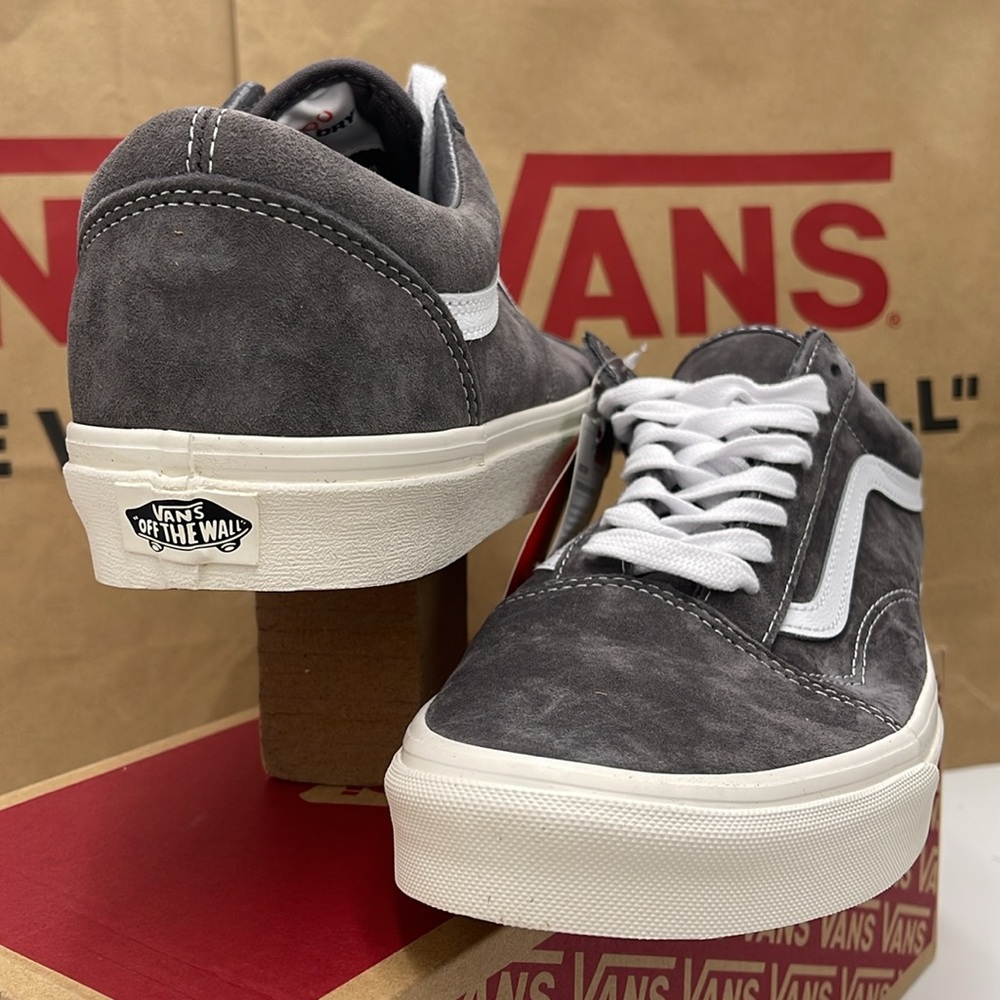 Vans Men’s Old Skool
(Pig Suede) Rabbit/Snow White
VN0A5KRF888 Sneakers - Picture 8 of 16